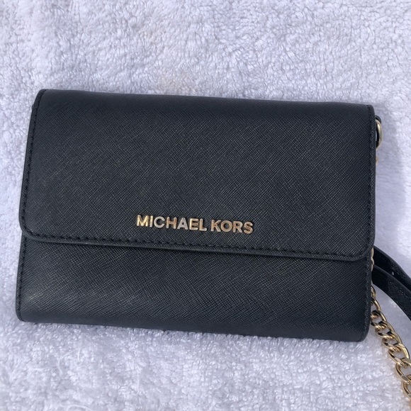 Michael Kors Jet Set Phone Crossbody - Picture 2 of 7